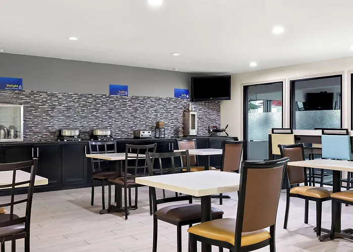Hotel Western Saluki 3*