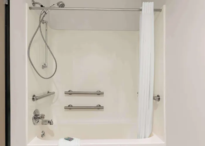 Hotel Western Saluki 3*