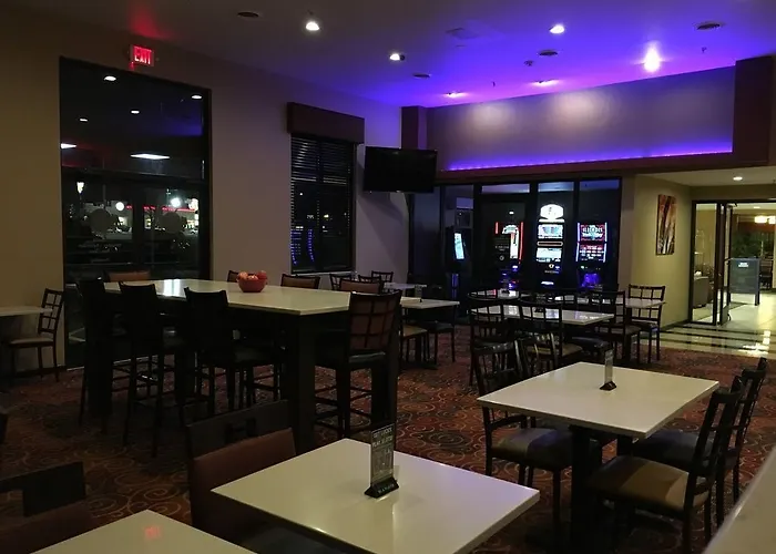 Western Saluki Hotel 3*